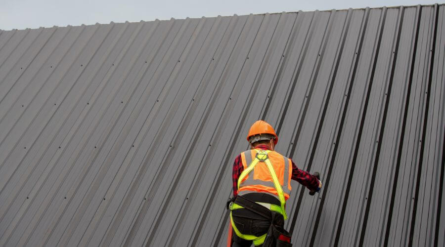 Professional gutter cleaning in Fort Defiance, VA